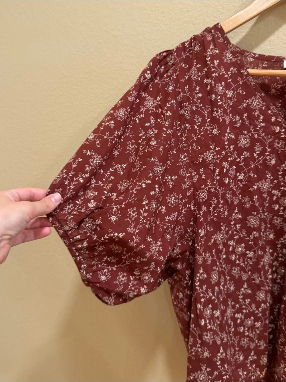 Madewell Cotton V-Neck Puff Sleeve Top in Rust Dainty Floral Large